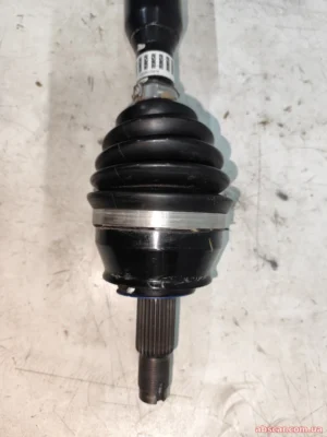 Піввісь передня права Jeep Compass 23-26 68547213AA