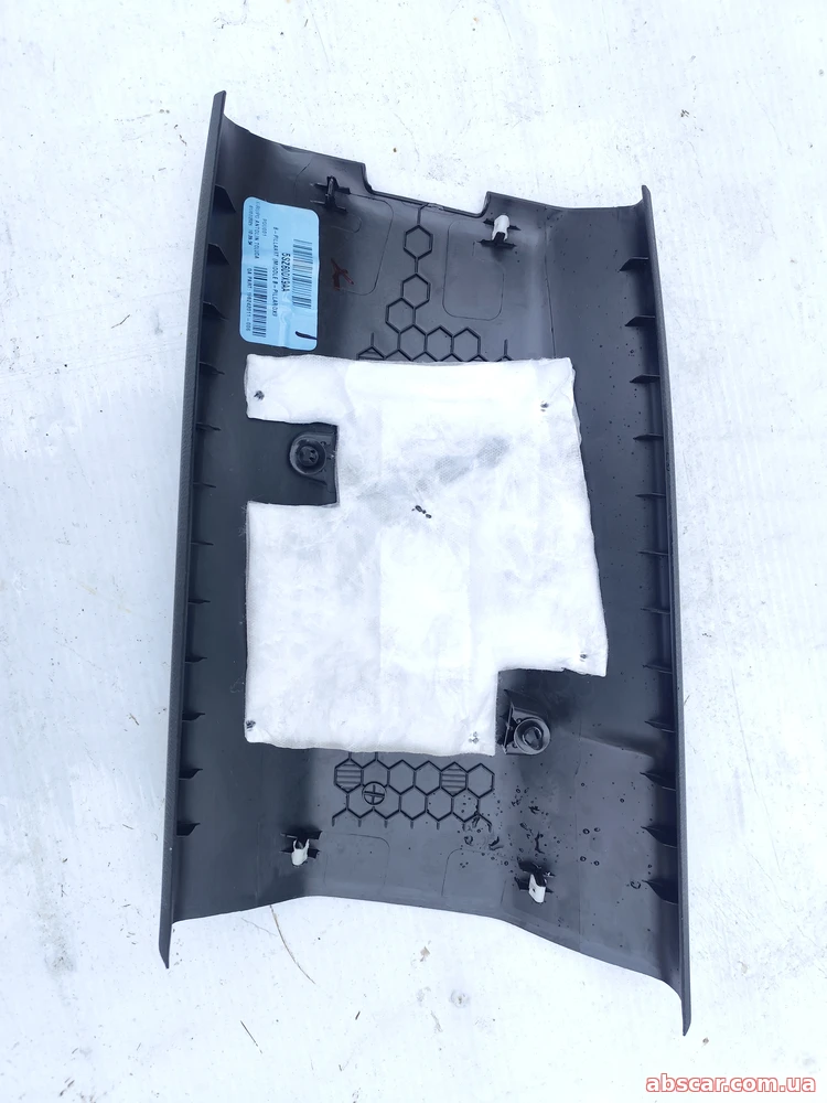 Накладка центральної стійки нижня права Jeep Compass 17-26 чорна, 5SZ60DX9AA