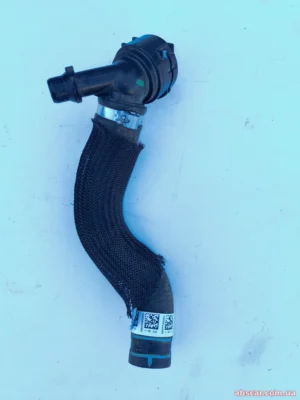 Патрубок охолодження верхній Jeep Compass 23-26 68444059AA