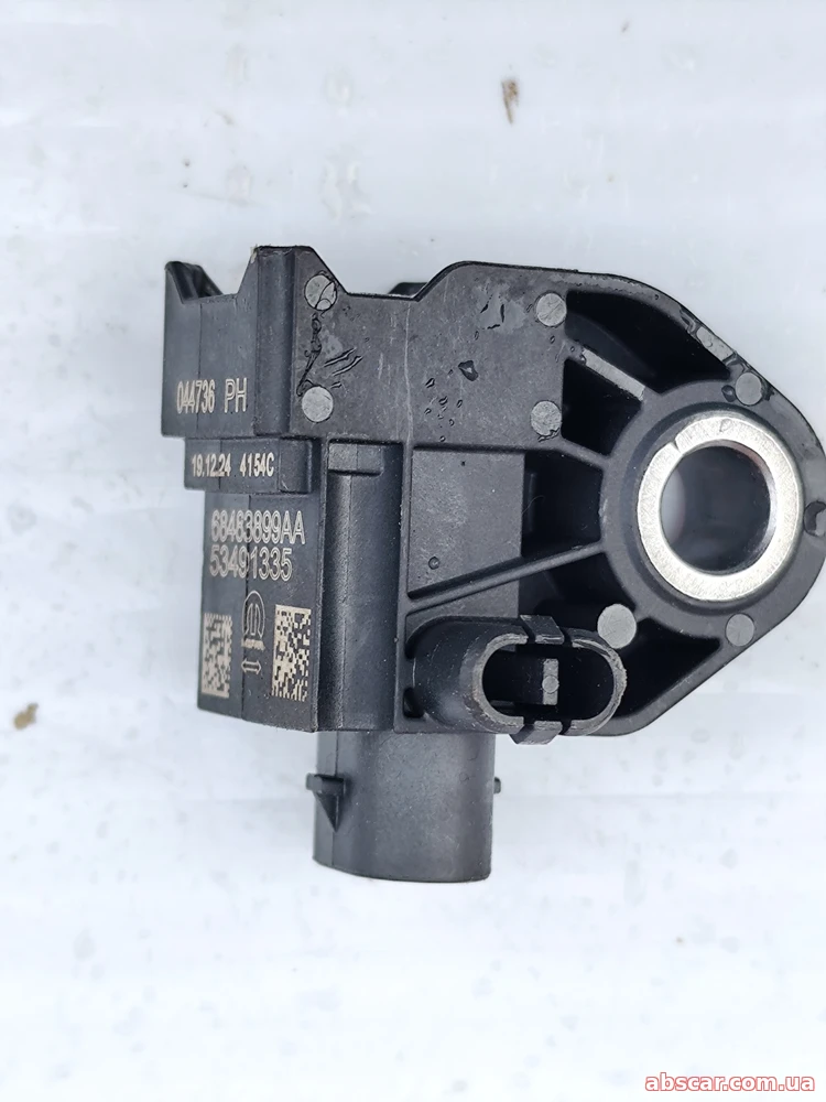 Датчик подушки безпеки задній Jeep Compass 22-26 68483899AA