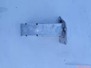 Ікло лонжерону ліве Jeep Compass 22-26 68463415AA
