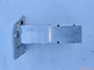 Ікло лонжерону праве Jeep Compass 22-26 68463414AA