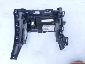 Накладка центральної консолі підсклянник Jeep Compass 22-26 7JB162XCAA