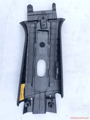Накладка центральної стійки верхня ремінь ліва Jeep Compass 19-26 чорна 6ND21DX9AA