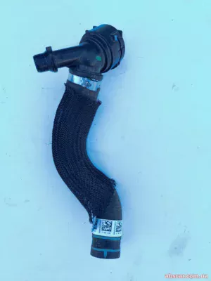 Патрубок охолодження верхній Jeep Compass 23-26 68444059AA
